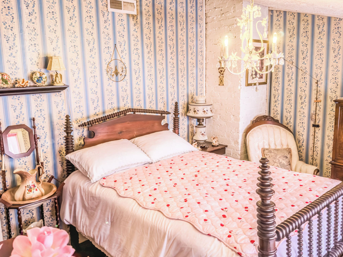 Room 1, A Charming Nature Retreat, Guilford