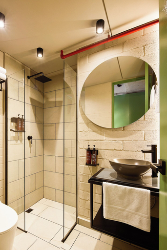 Bathroom 4, Urbit Social Lofts, Medellín