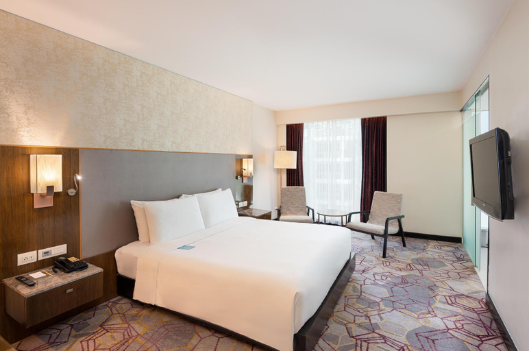 Bedroom 3, Radisson Suites Bangkok Sukhumvit, Wattana