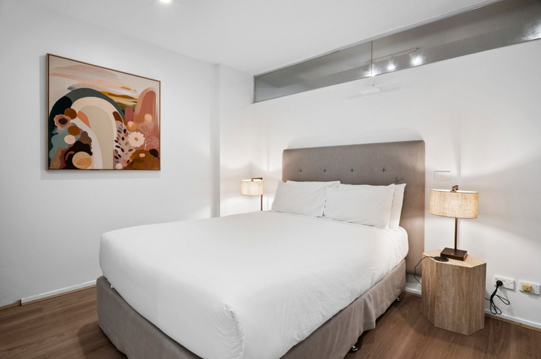 Room 4, Heritage City Stay in Historic Building, Melbourne