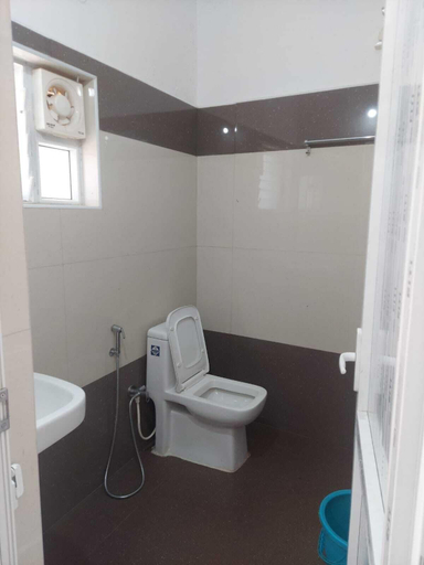 Bathroom 3, Ooty White Residency, The Nilgiris