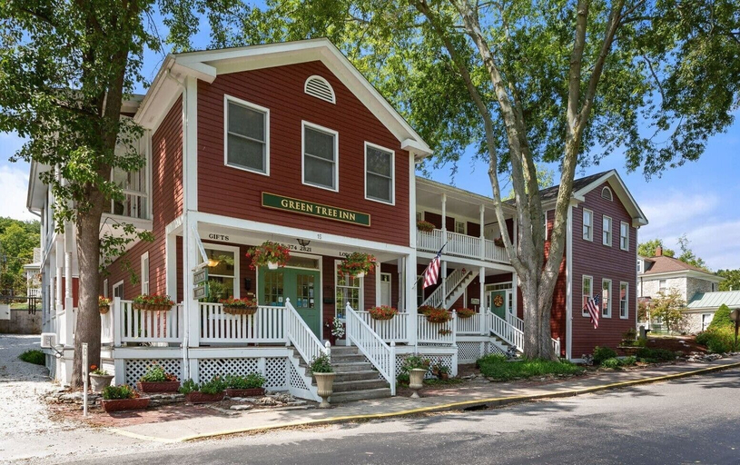 Exterior & Views 1, The Green Tree Inn, Jerseyville