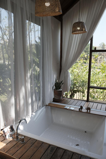Bathroom 3, Baan Na Kang Tong, Muang Nan