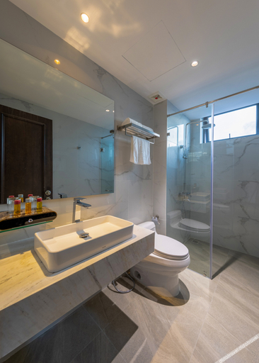 Bathroom 5, Cordial Grand Hotel Da Nang Beach - Infinity Rooftop Pool, Da Nang