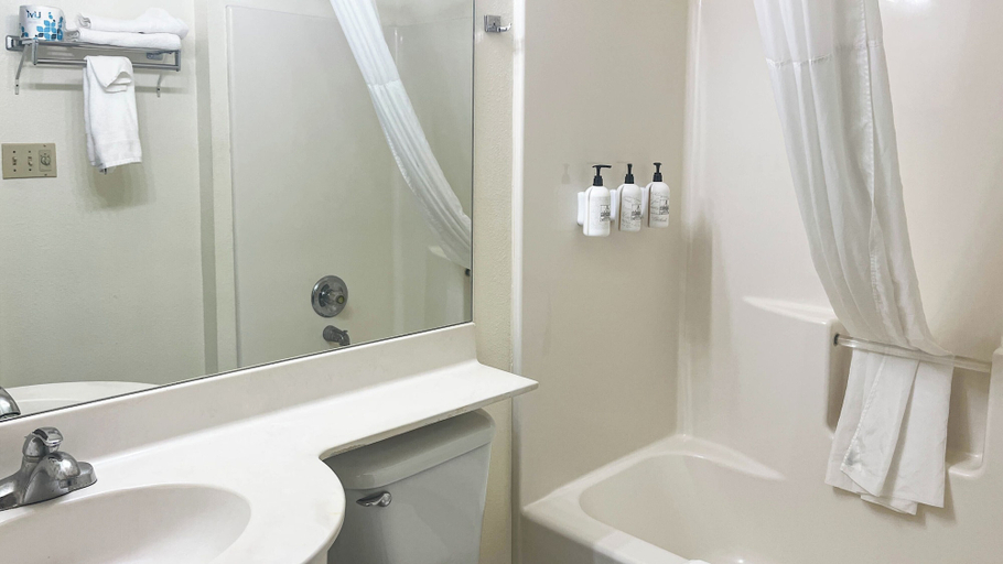 Bathroom, Motel 6 Brush, CO, Morgan