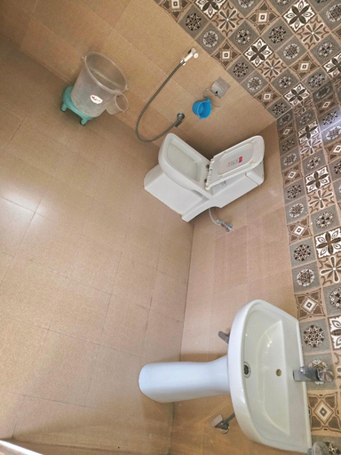 Bathroom 3, Aadesh Villa, Kullu