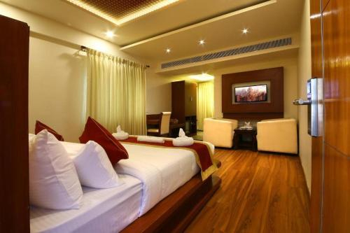 Others 2, Royal Stay, Bangalore