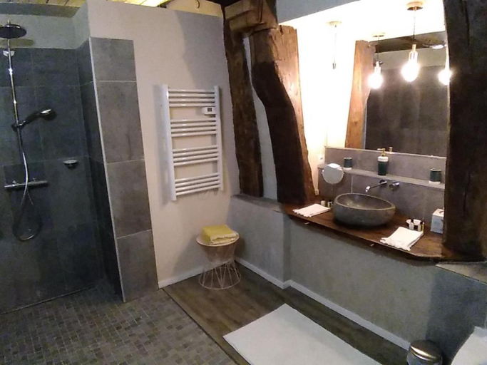 Bathroom 4, Domaine Du Lieu Des Brocs, Calvados