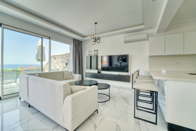 Living area 4, Sunset Poseidon by Carrington