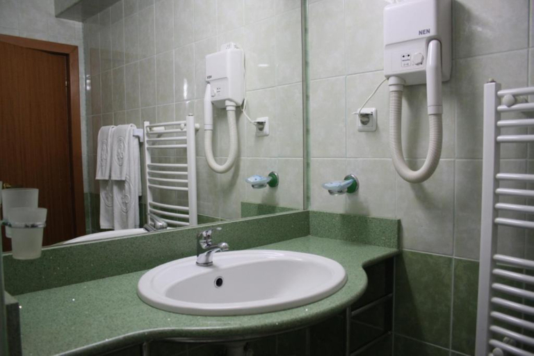Bathroom 4, HOTEL SIR ORHIDEEA, Municipiul Bucuresti