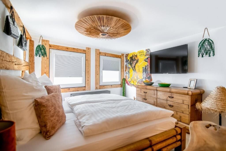 Bedroom 3, H M Boarding Houses, Nürnberger Land