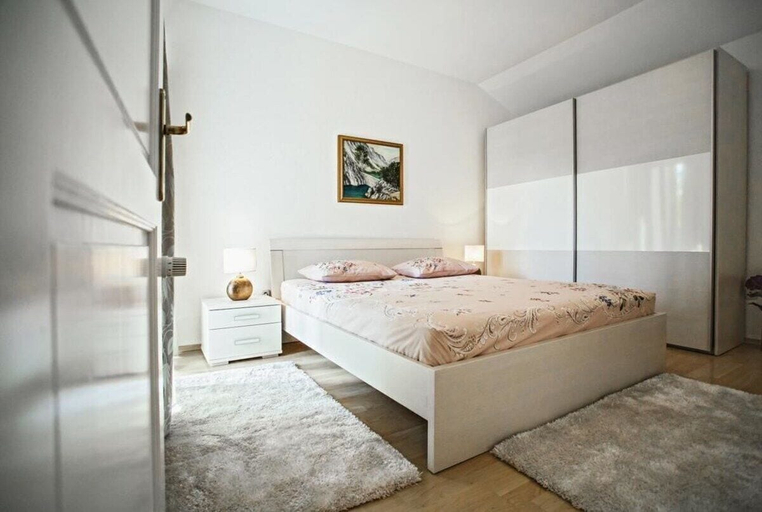 Room 5, Villa Flower Garden With Pool, Proložac