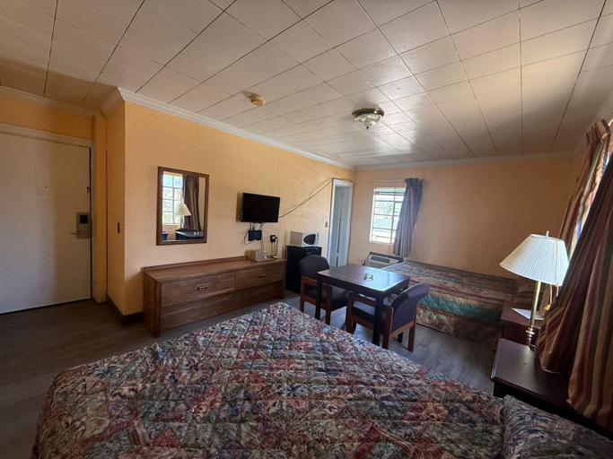 Room 4, Railroad Inn Amory Near Tupelo Ms, Monroe