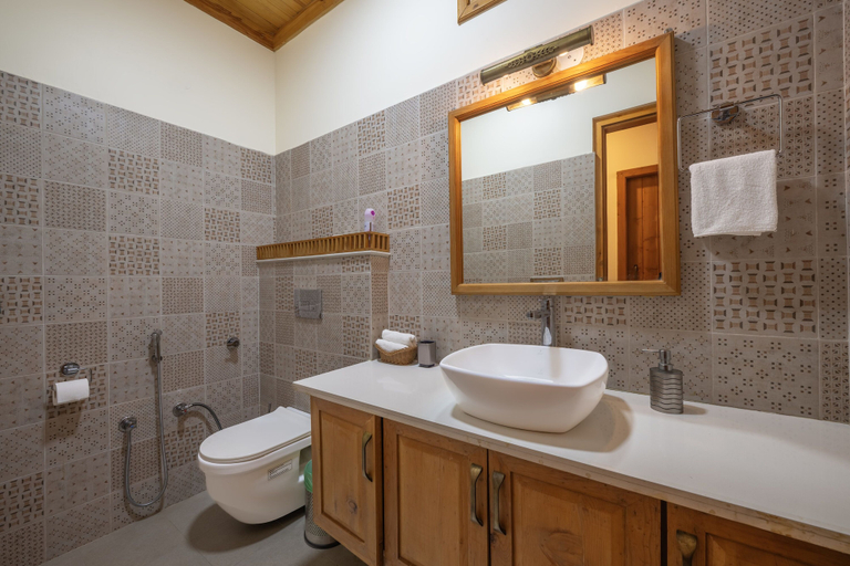 Bathroom 4, Echor Hill Farm Cottages Palampur, Kangra