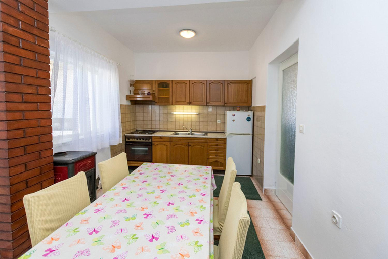 Others 5, Apartments Ana, Primošten
