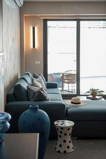 Others 5, Grand Residences, Crete