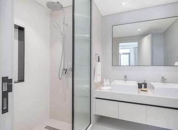 Bathroom 5, Vogue | Emaar Beachfront Marina Vista with Private Beach Access, Dubai