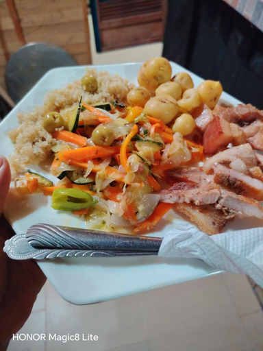Food & Drinks 5, Hostal Los Wichos, Santa Marta (Dist. Esp.)