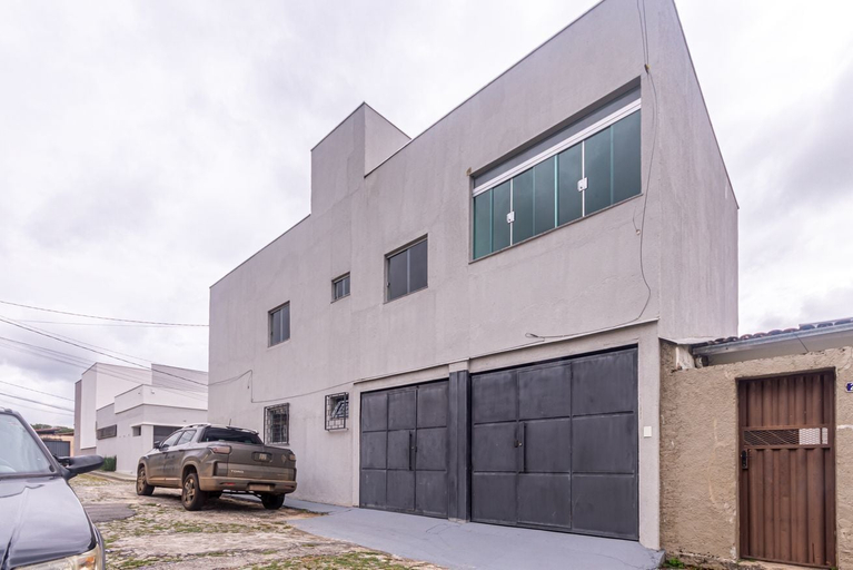 Room 3, Apto Para 8 Pessoas com Garagem e Churrasqueira, Pará de Minas