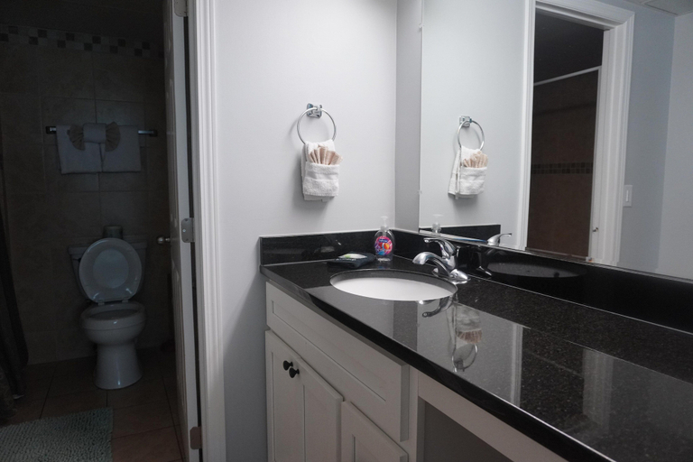 Bathroom 4, Newly Renovated 102 2BD Condo with Riverview Balcony by RedAwning, Sevier