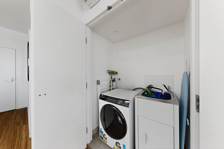 Bathroom 4, Brand New 2 Bed Apartment With City Views, Perth