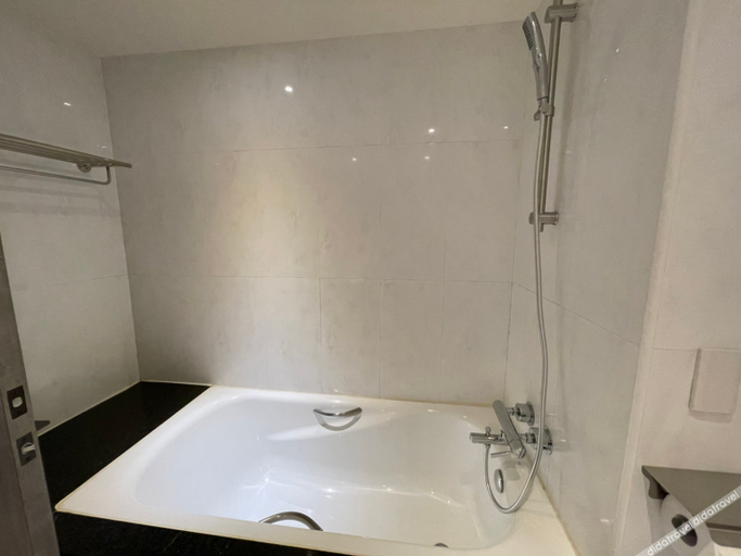 Bathroom 5, Dahu Park Hotel, Taipei City