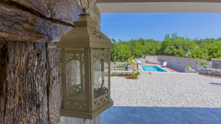 Room 5, Rustic Villa Fragola With Heated Pool, Vrgorac