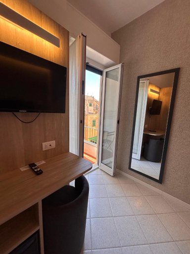 Others 3, Hotel Al Capo, Savona