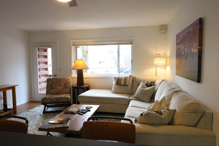 Living area 3, Jackson Luxe: Teton Views & Downtown Vibes 2 Bedroom Townhouse, Teton