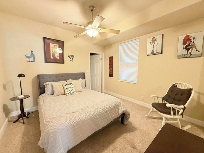 Room 3, Malibu Sunrise Lakefront Oasis, Camden