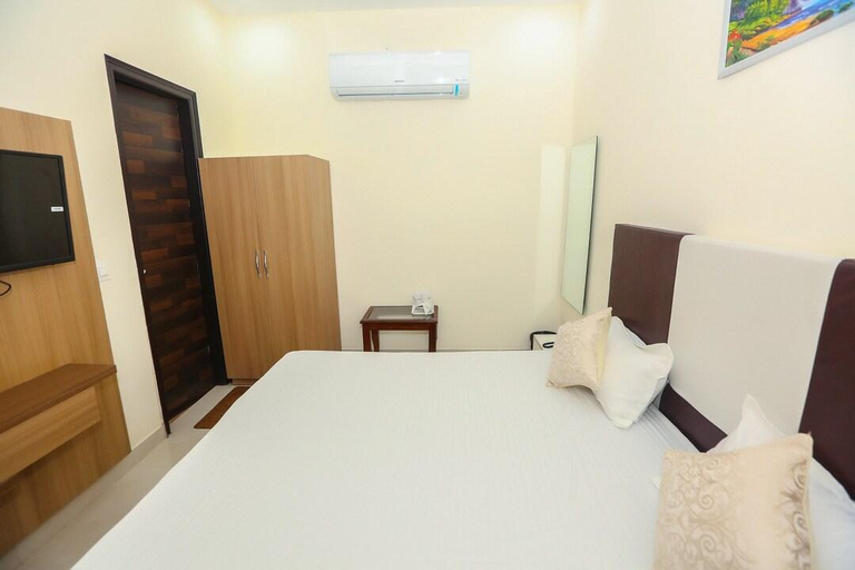 Others 4, Hotel the Venture, Sahibzada Ajit Singh Nagar