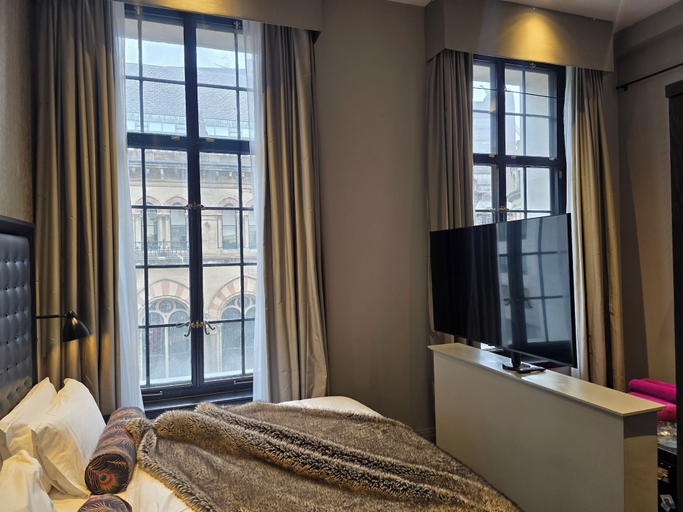 Bedroom 3, The Rex – Formerly Hotel Gotham, Manchester