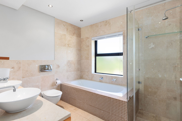 Bathroom 4, Hangklip Villa, Overberg