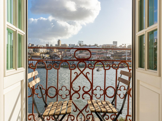 Balcony/terrace 4, Charming riverview apartment in Porto, Porto