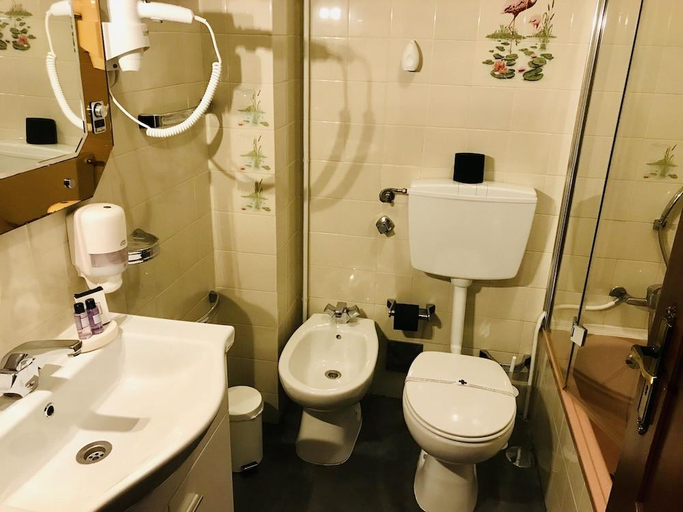 Bathroom 3, HOTEL BOUTIQUE a ESPLANADA, Castelo Branco