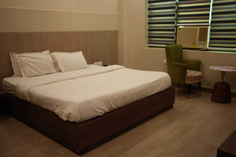 Room 2, Hotel Aman Paradise, Kanpur Nagar