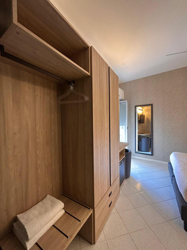 Others 4, Hotel Al Capo, Savona