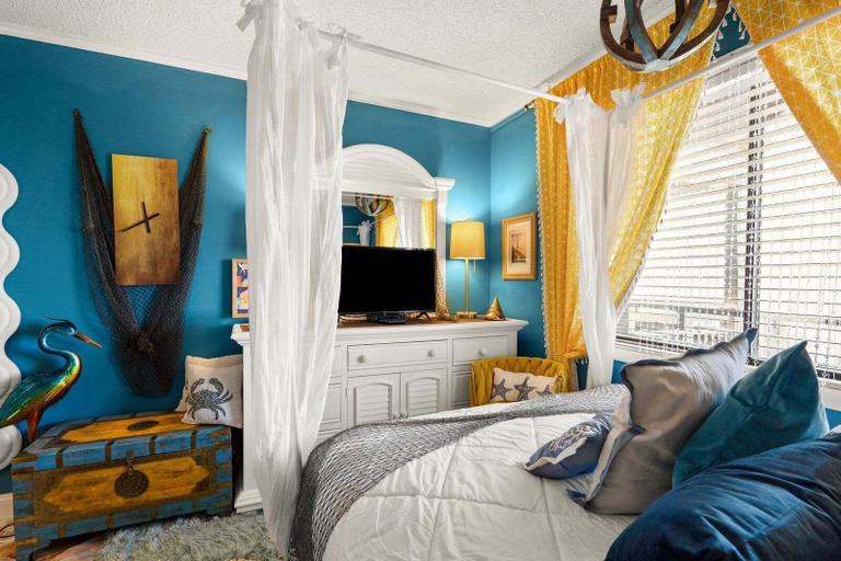 Room 5, Tilghman Beach 312 3 Bedroom Condo by RedAwning, Horry