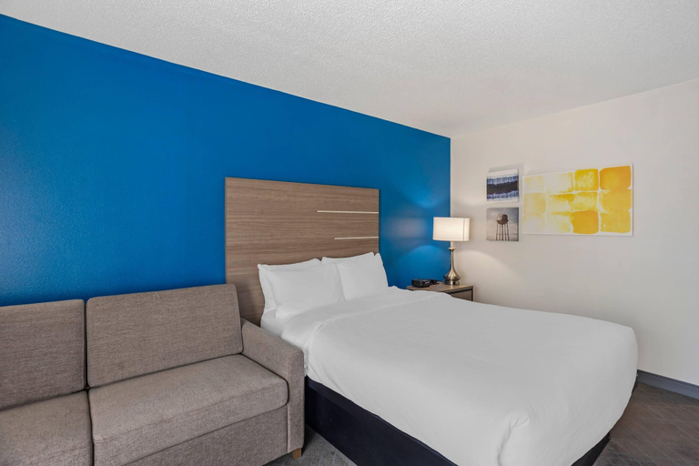 Bedroom 3, Comfort Inn & Suites Harrisburg-Hershey North, Dauphin