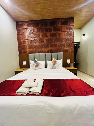 Others 5, Glenvista Estate, Satara