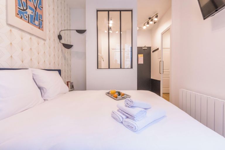 Bedroom 2, WS Champs-Elysees - Colomb, Paris