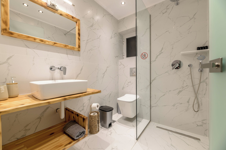 Bathroom 5, Athenia Apartments, Ionian Islands