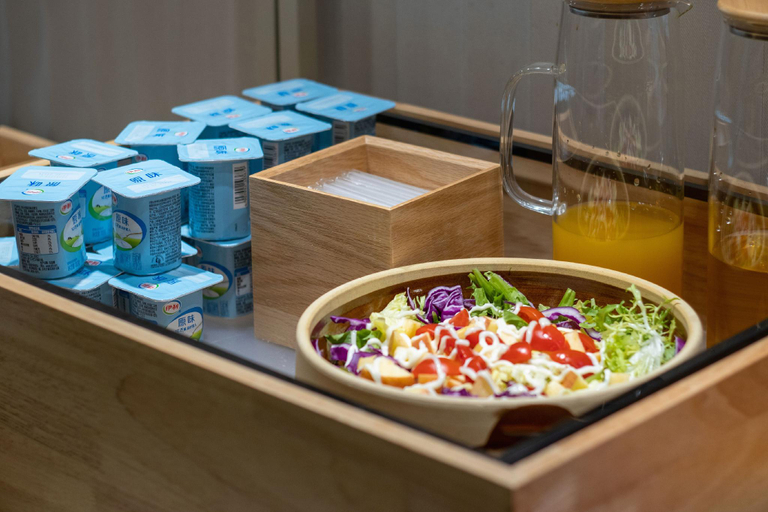 Food & Drinks 5, Hanting Hotel Shanghai International Resort Chongxi Road, Shanghai