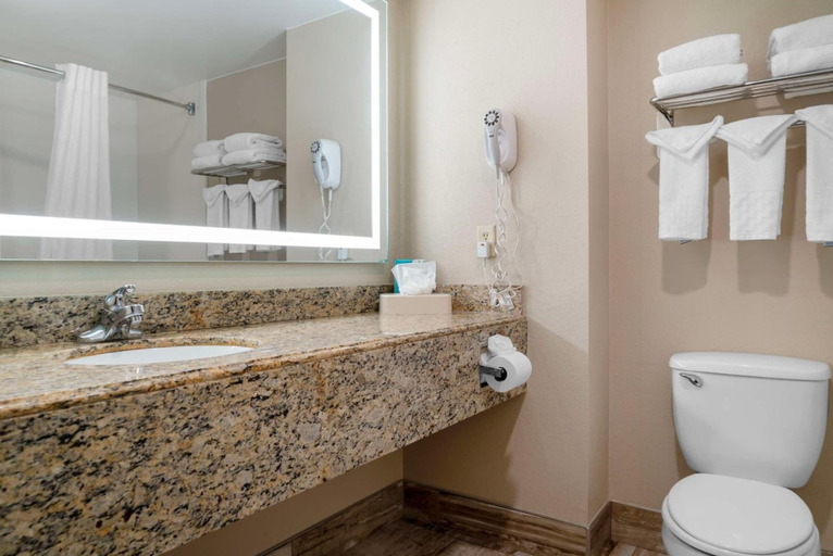 Bathroom 4, The Grand Select, Kent