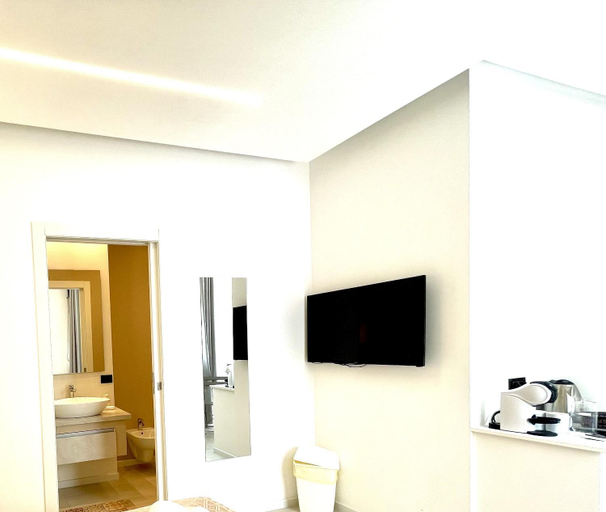 Others 2, Magenta Lodging, Olbia-Tempio