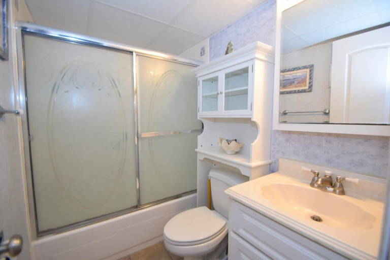 Bathroom, Eldorado 2 1 Bedroom Condo, Worcester