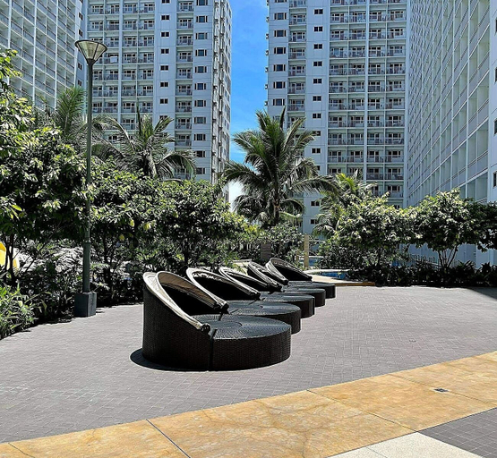 Property grounds 5, Budget Staycation MOA WiFi Smart TV, Pasay City