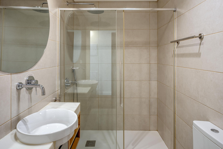 Bathroom 2, Bairro Alto Garden With A View II by Homing, Lisbon