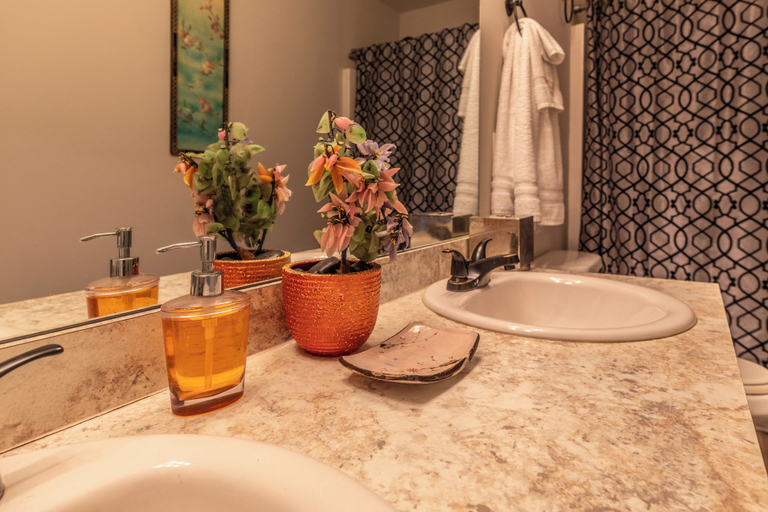 Bathroom 5, Hideaway Getaway, Barrow