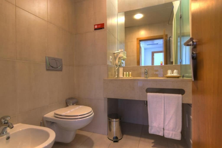 Bathroom 5, Lam Hotel Estarreja, Estarreja